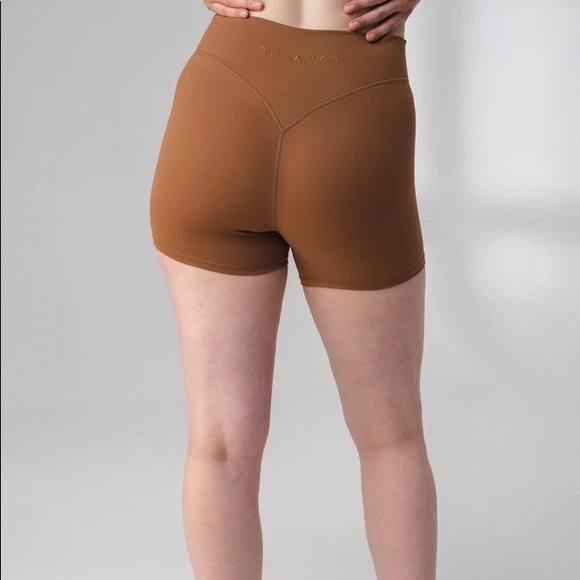 BALANCE / VITALITY • The Cloud Short Nutmeg Medium - Picture 3 of 6